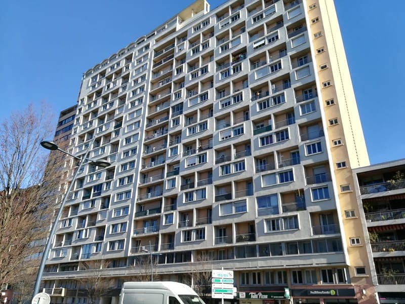 Une barre d’immeuble sur les allées Charles-de-Fitte, dans le quartier Saint-Cyprien, en 2018.