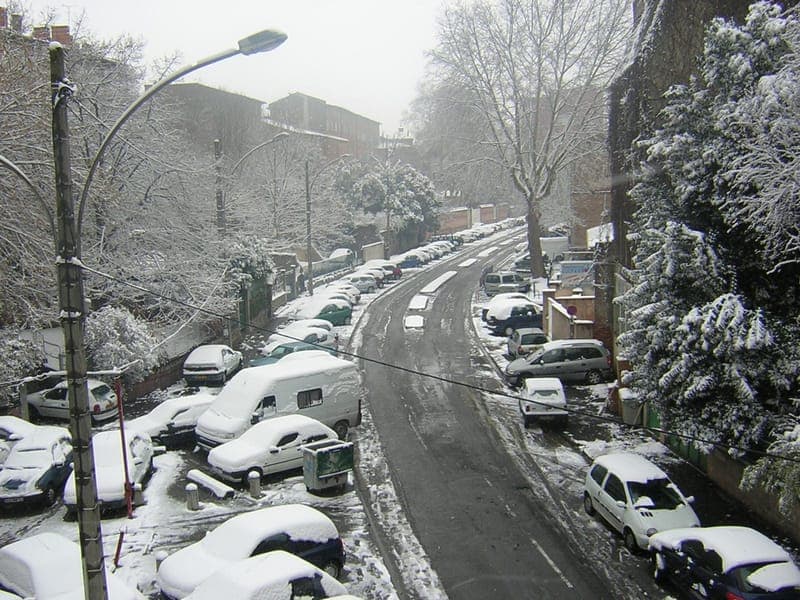 L'avenue de la Garonnette sous la neige, le 28 janvier 2006.