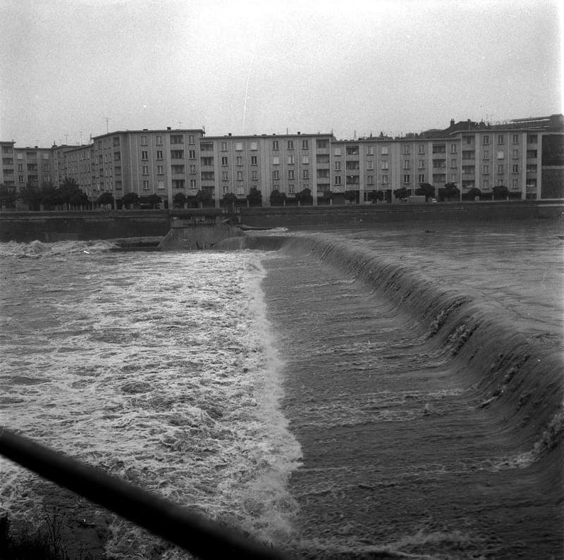 L’avenue Maurice-Hauriou, la Garonne en crue, le 1er juin 1962.