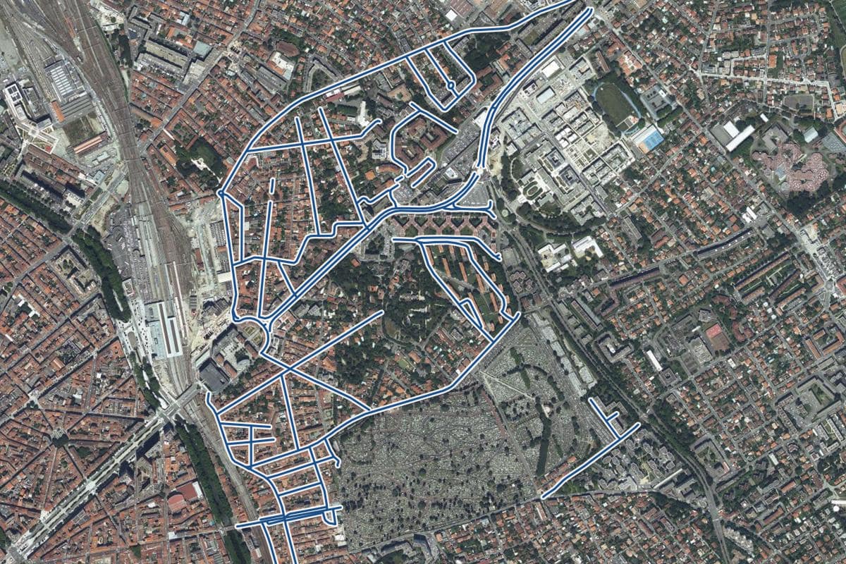 Vue aérienne du quartier de Jolimont en 2025, au même cadrage, les 36 rues qui ont un prix au m² tracées en bleu