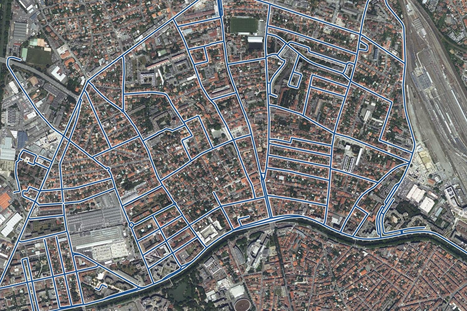 Vue aérienne du quartier des Minimes à Toulouse, les 67 rues qui ont un prix au m² tracées en bleu