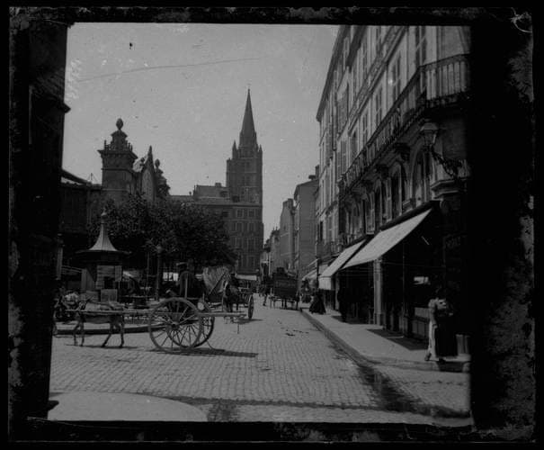 Place des Carmes, côté nord, vers juillet 1905.