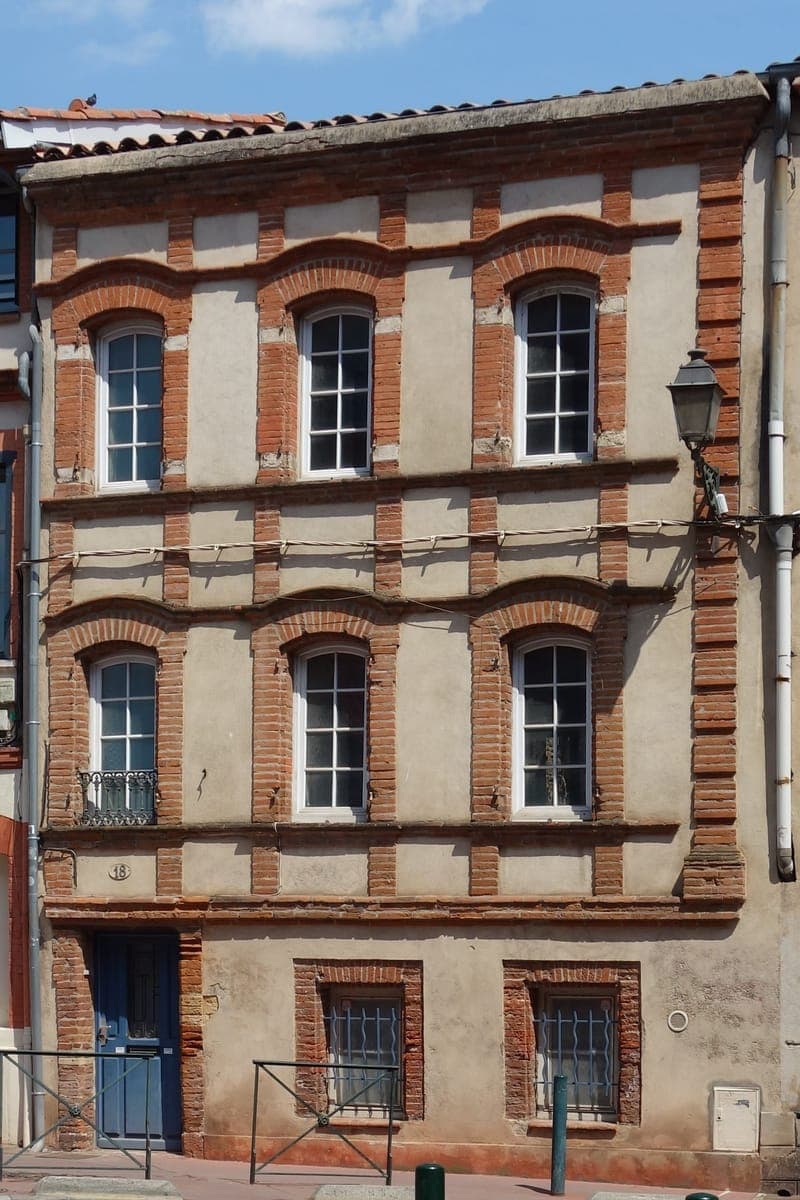 Immeuble du numéro 18 de la rue de l’Amiral-Galache, le 6 août 2024.