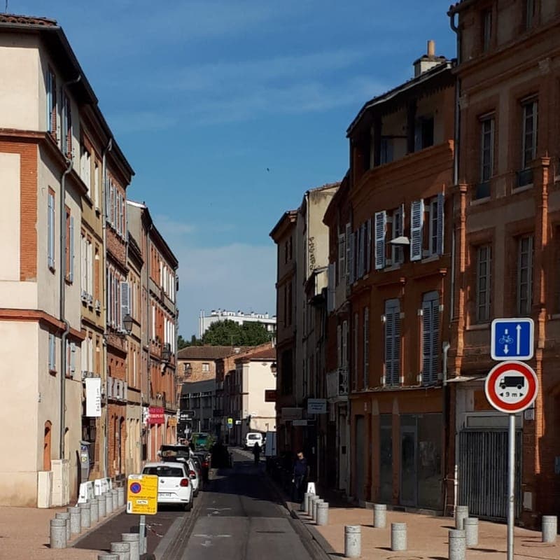 La rue Réclusane depuis la place Olivier, le 17 juillet 2019.