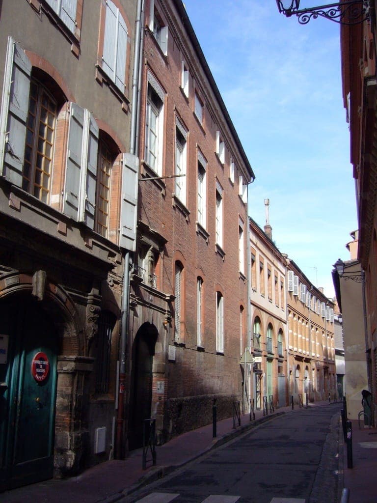La rue Saint-Rémésy, à Toulouse, en 2007.