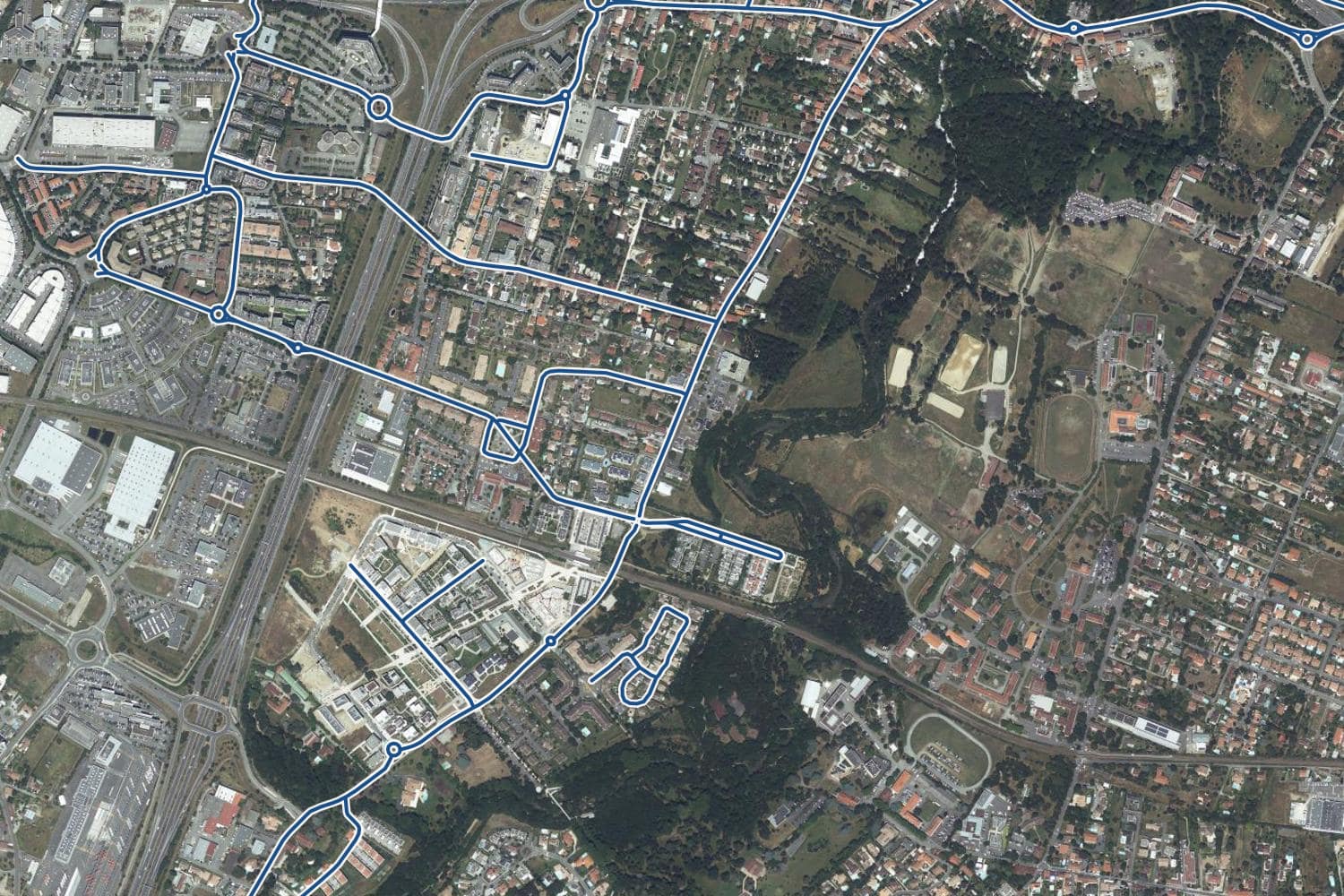 Vue aérienne du quartier de Saint-Martin-du-Touch à Toulouse, les 21 rues qui ont un prix au m² tracées en bleu