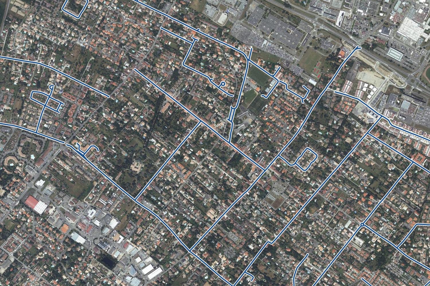 Vue aérienne du quartier de Saint-Simon à Toulouse, les 30 rues qui ont un prix au m² tracées en bleu
